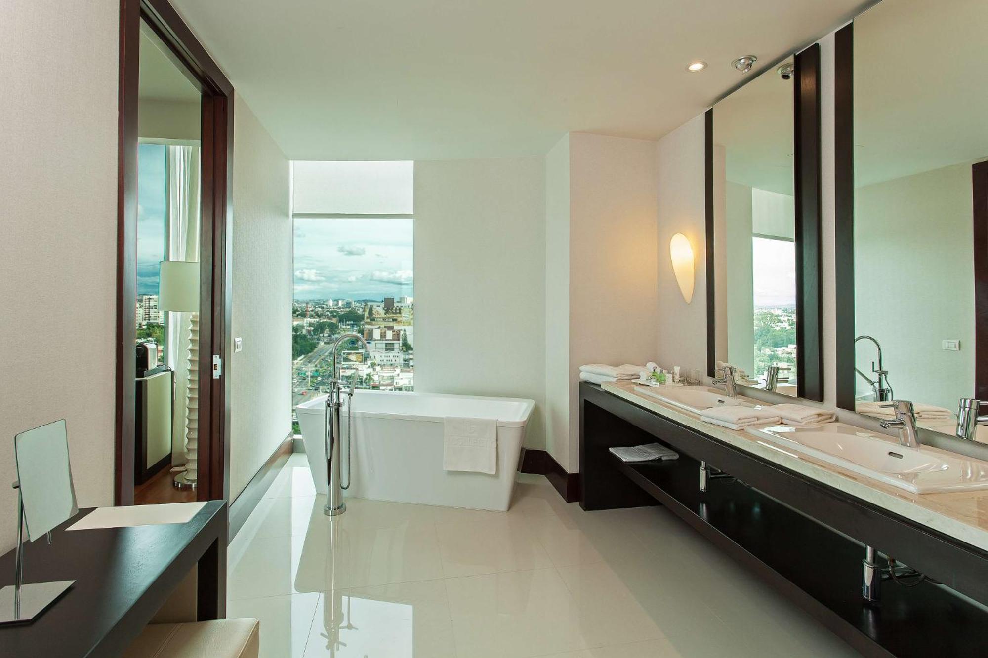 מלון Nh Collection Guadalajara Providencia מראה חיצוני תמונה