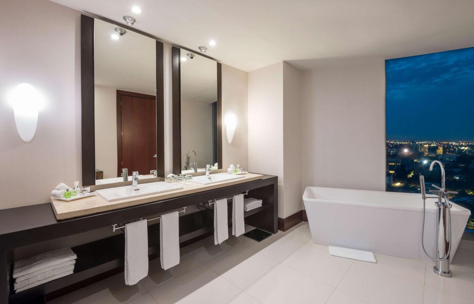מלון Nh Collection Guadalajara Providencia מראה חיצוני תמונה